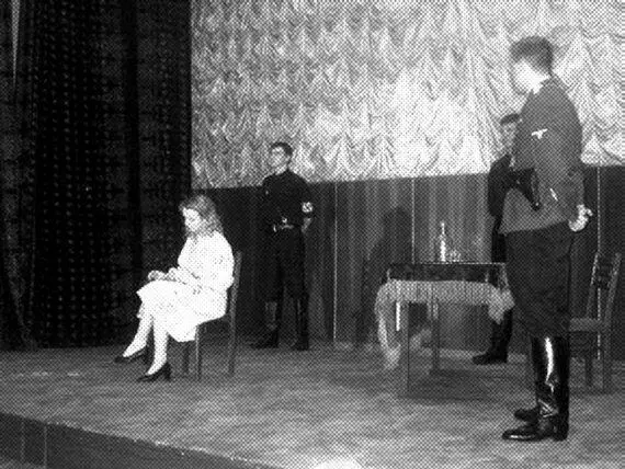 Постановка Молодой гвардии Моя Любка Шевцова была помоложе Вот сколько - фото 63