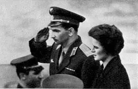 Готовы к новым заданиям Родины рапортовали после полета космонавты В В - фото 19