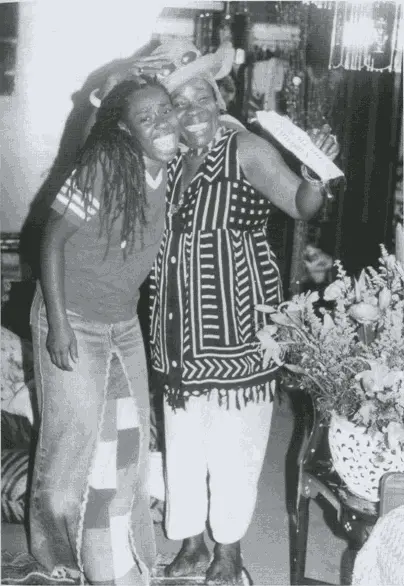 Со Стефани на традиционном праздновании моего дня рождения в Гане Rita Marley - фото 21