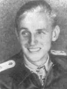 Хартман Эрих 19221993 Немецкий летчикас На вручение наград из рук - фото 83