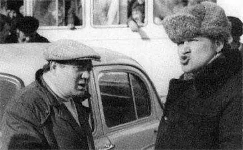 Евгений Леонов три дня искал эту кепку чтобы превратиться в гонщика За - фото 98