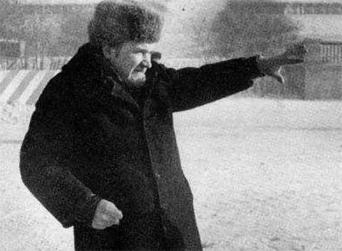 срываться на крик наконец спать в ожидании погоды И везде режиссер - фото 111