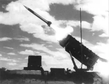 Пуск ракеты РАС1 Испытания комплекса РАС2 были проведены в ноябре 1987 г - фото 91