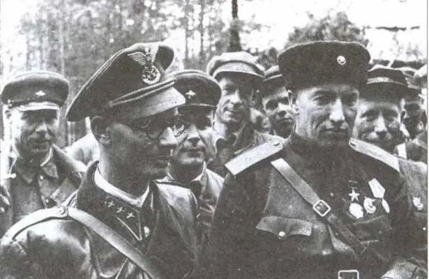 А Н Сабуров с соратниками Командиры РОНА и сотрудники германской полиции - фото 11