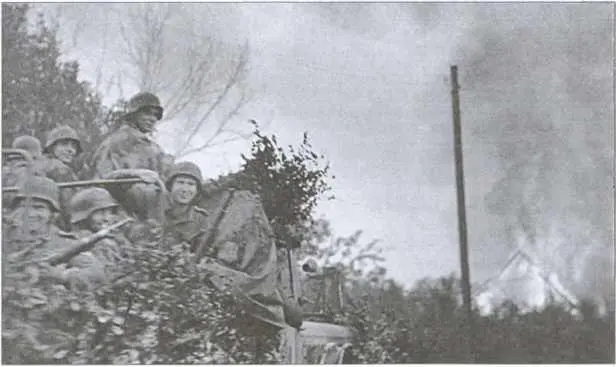 Каминцы в Варшаве Август 1944 г Боец РОНА Варшава август 1944 г - фото 19