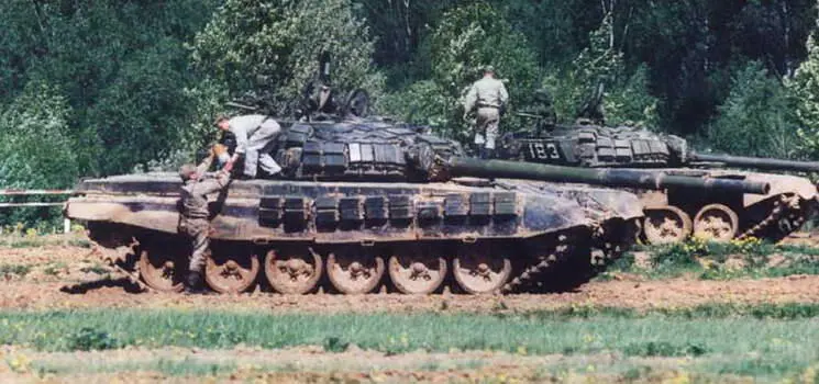 Загрузка боекомплекта в танки Т72Б Средний танк Т72 Основной танк - фото 41