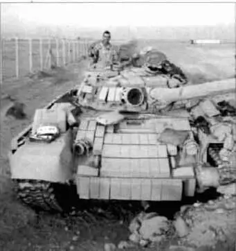 Танк T72М1 иракской армии оставленный при отступлении Обратите внимание что - фото 50