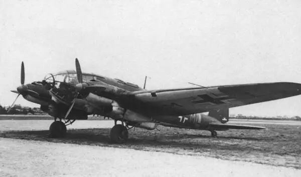 Торпедоносец Не111Н6 1HML из 3й эскадрильи KG26 июль 1942 г Тем не - фото 82