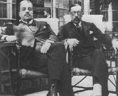 Сергей Дягилев и Игорь Стравинский 1921 г Пабло Пикассо с женой танцовщицей - фото 60