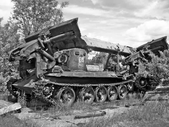 Военные ИМР2 на могильнике возле станции Янов Город Чернобыль2 - фото 35