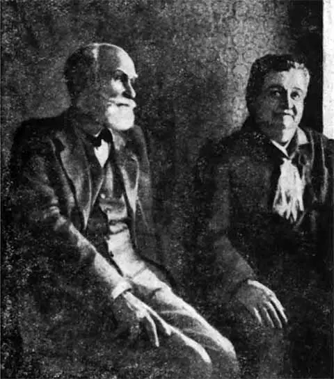И П Павлов и его жена С В Павлова 1935 Его жизнь потоком идет в крутых - фото 23