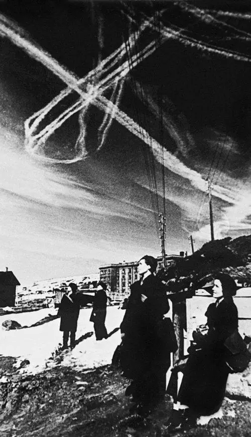 Воздушный бой над Мурманском 1942 г Негативным качеством И153 в сравнении с - фото 106