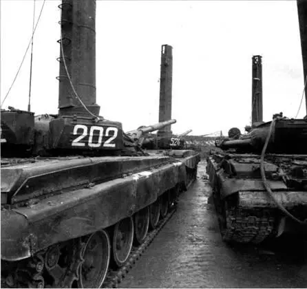 Танки Т72А одной из учебных частей с установленным ОПВТ Вместо - фото 79