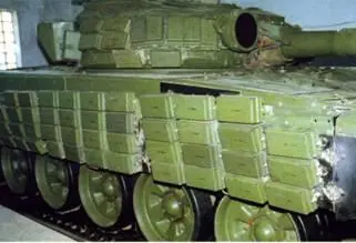 Так выглядит бортовой экран Т72Б с полностью установленными контейнерами ДЗ - фото 85