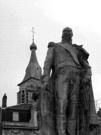 Маршал Мортье взорвавший Москву Бронзовая статуя отлитая в его честь на - фото 50