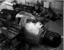 Носовая часть переоборудованного самолета Боинг 747400F Для дополнительного - фото 58