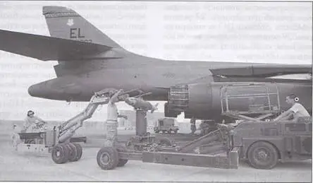 Подвеска бомбМк62 Noble Anvil Операция Noble Anvil являлась частью - фото 47