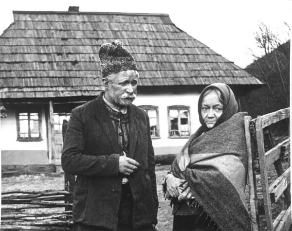 Валентина Сперантова и Евгений Лебедев в фильме Последний месяц осени 1965 - фото 2
