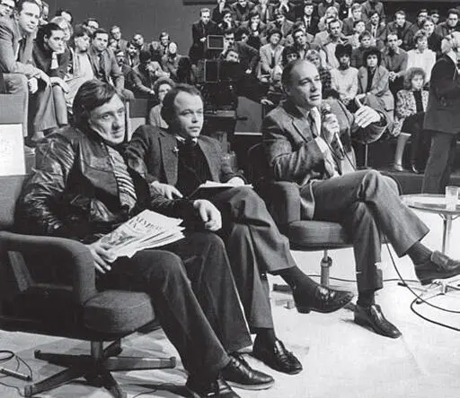 Один из телемостов 19831984 гг между СССР и США Крайний слева Юрий - фото 160