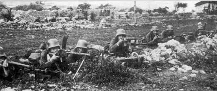 Германское штурмовое подразделение с пулеметами Мадсен Западный фронт 1918 - фото 11