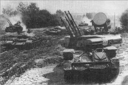 ЗСУ Шилка ЗСУ2Э4В1 обеспечивают ПВО подразделения танкового полка на - фото 3
