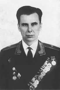 Леонид Николаевич Карцев родился 21 июля 1922 г в семье потомственного - фото 16