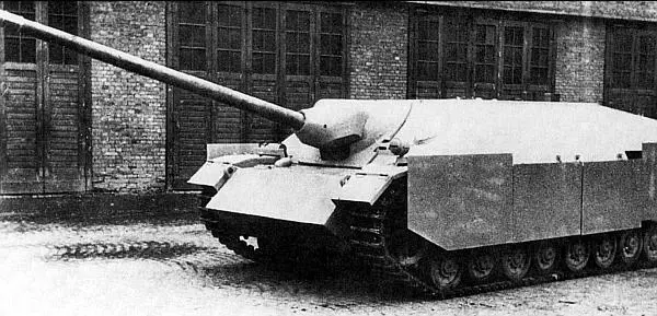 Прототип истребителя танков Panzer IV70V во дворе завода С сентября 1944 - фото 105