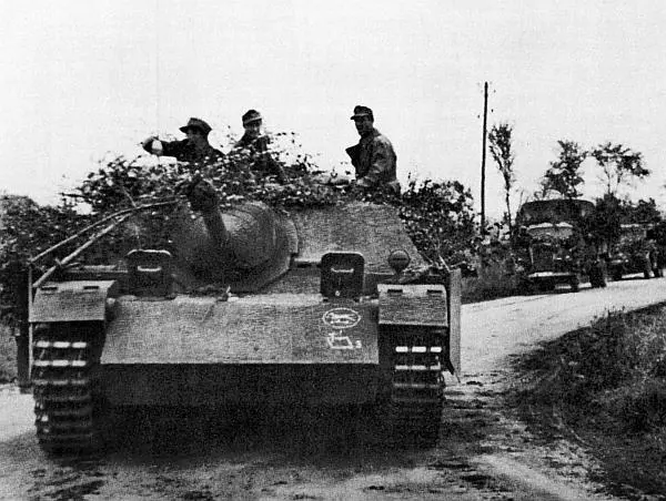 Jagdpanzer IV из состава 228го батальона истребителей танков 116й танковой - фото 113
