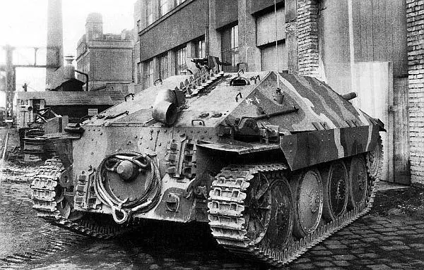 САУ Hetzer позднего выпуска о чем можно судить например по глушителю новой - фото 130
