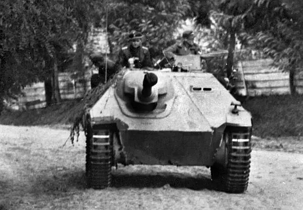 Jagdpanzer 38 Hetzer из состава 8й кавалерийской дивизии СС Флориан Гейер - фото 131