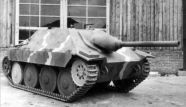 Истребитель танков Jagdpanzer 38 Starr во дворе завода ВММ Все эти боевые - фото 138