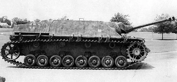 Для противотанковой САУ Jagdpanzer IV был характерен низкий силуэт что давало - фото 96