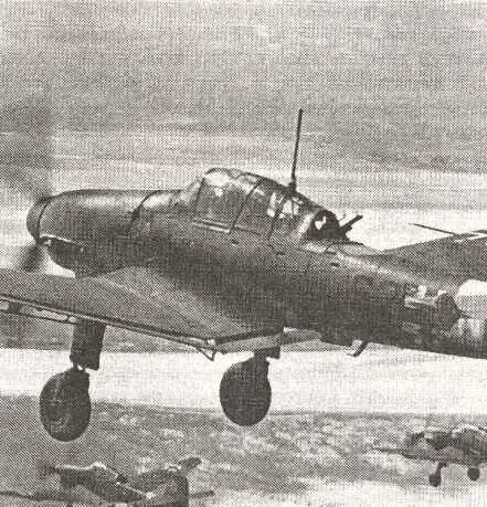 Ju87D со снятыми обтекателями шасси Восточный фронт атаках против кораблей - фото 10
