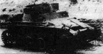 Поврежденный легкий танк Pzl AusfA Офицер Легиона Кондор у трофейных Т26 - фото 69