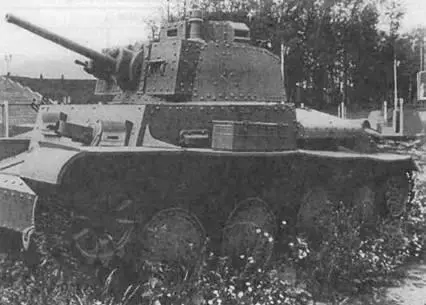 На снимках сохранившийся Pz38t Ныне экспонируется на Поклонной горе фото - фото 123