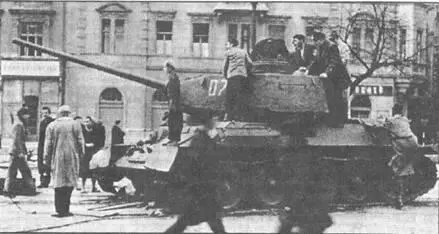 Т34 на улицах Будапешта 1956 г На башне Т3485 Фидель Кастро - фото 126