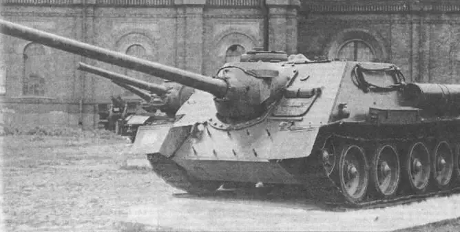 Самоходная установка СУ100 СУ100 на учениях послевоенный снимок - фото 146