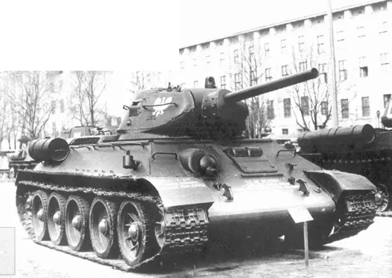 Танк Т3476 образца 1942 г завода Красное Сормово польской армии Т34 в - фото 170