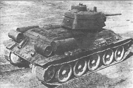 1942 год принес новые улучшения в конструкции Т34 направленные на повышение - фото 55