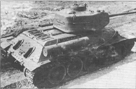 T 34 выпуска 44 г с 85мм пушкой Д5Т На снимке вид на пушку Д5Т - фото 78