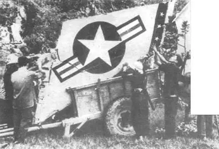 1 июня 1965 г зенитным огнем был сбит RF8A лейтенанткоммандера ФПКросби из - фото 80