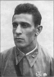 Командир 2й эскадрильи 145го ИАП капитан Л А Гальченко 1941 год Фото из - фото 80