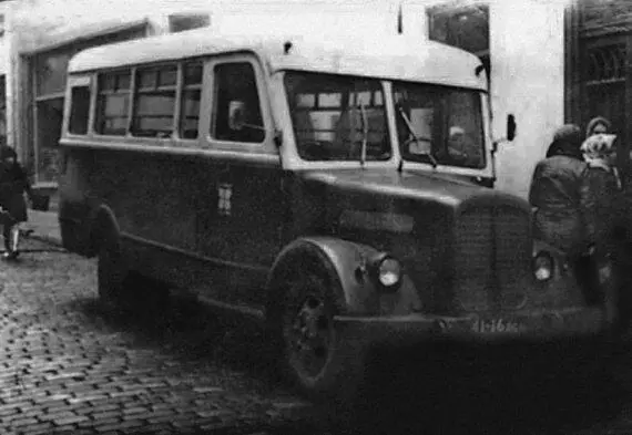 Эстонский автобус на шасси ГАЗ51А с капотом от Боргварда и пассажирским - фото 50