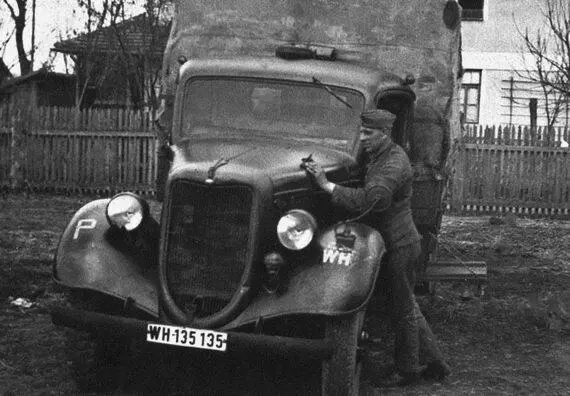 Пришедший на смену ВВ ФордV851 также использовался как в немецкой армии - фото 52