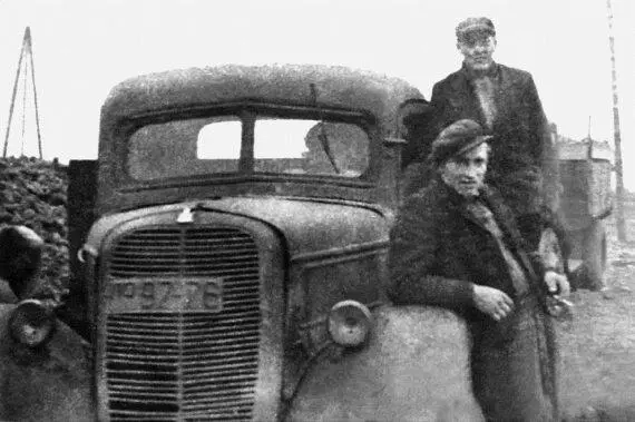 Трофейный Форд V8 образца 1937 года повидимому сборки шведского филиала - фото 58