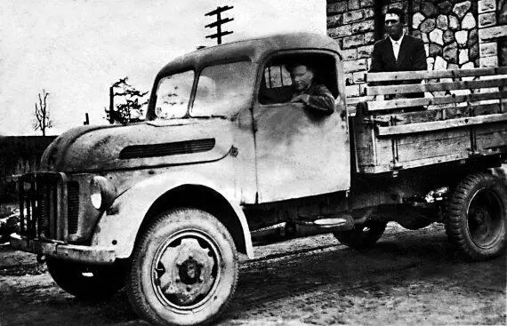 Основной 15тонный грузовик Вермахта с 1943 года Штайр270 1500А 4x4 - фото 90
