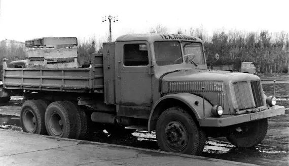 Самосвал Татра111R повышенной грузоподъемности стабильно поставлявшийся в - фото 99