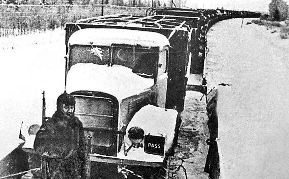 Считается что лендлизовские поставки в СССР начались осенью 1941 года вот с - фото 211