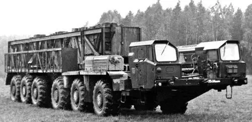 710сильное шасси МАЗ7905 12x12 второго поколения с двумя идентичными - фото 315