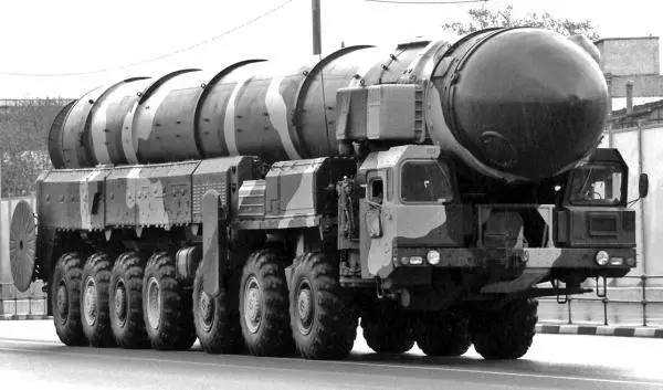 Пусковая установка 15У168 серийного ПГРК 15П158 Тополь на шасси МАЗ7917 - фото 322